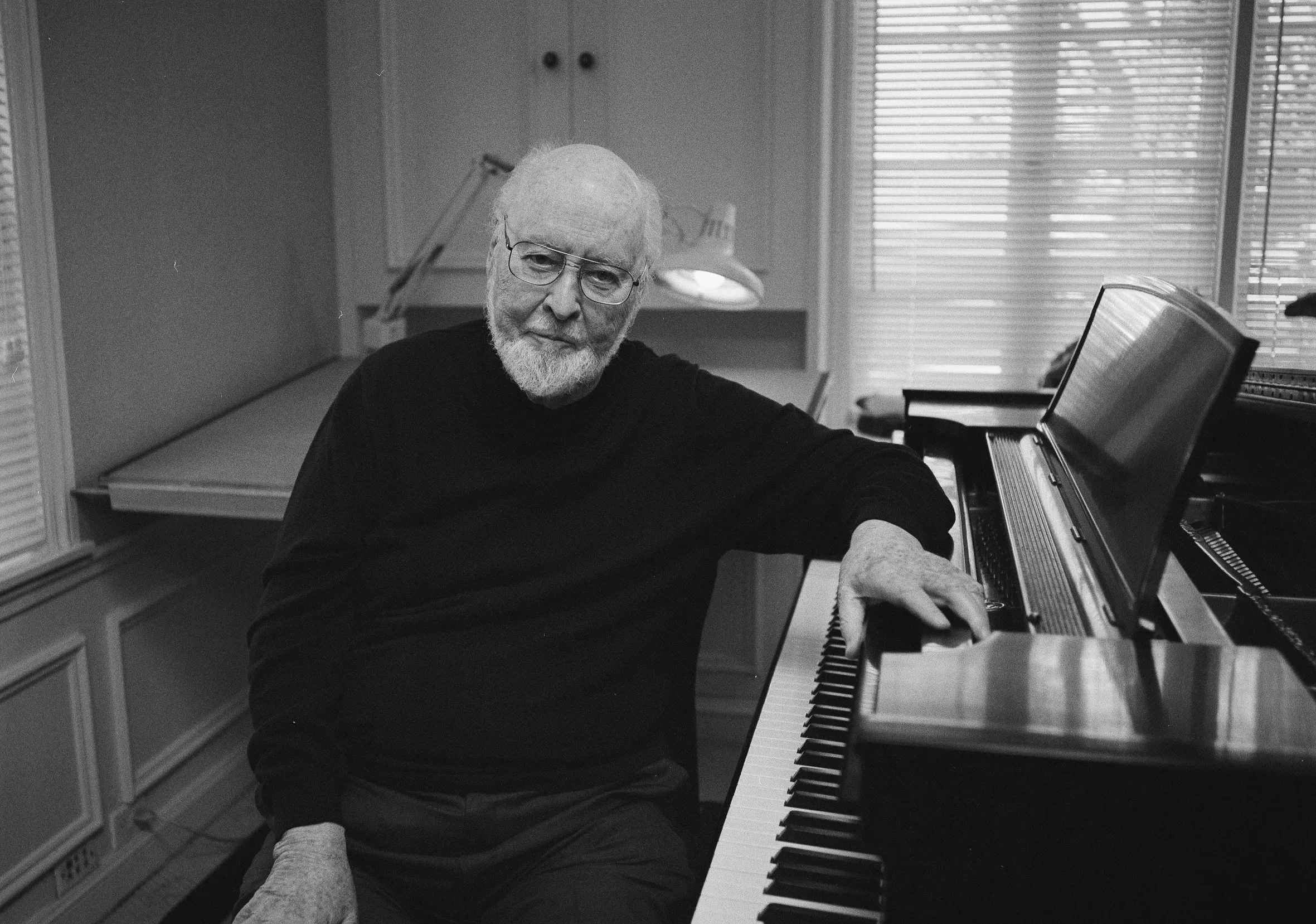 John Williams al piano